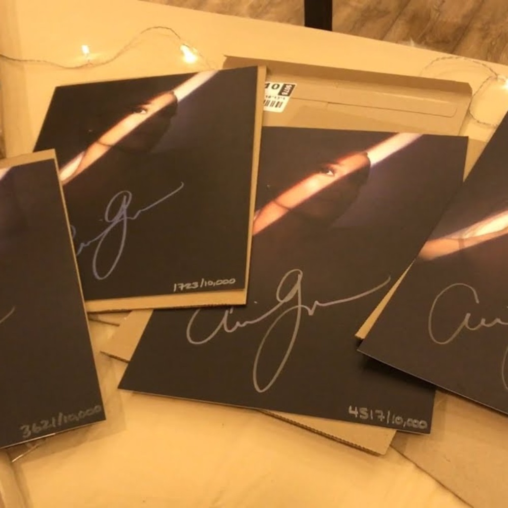 ISO! Any Ariana Grande signed stuff